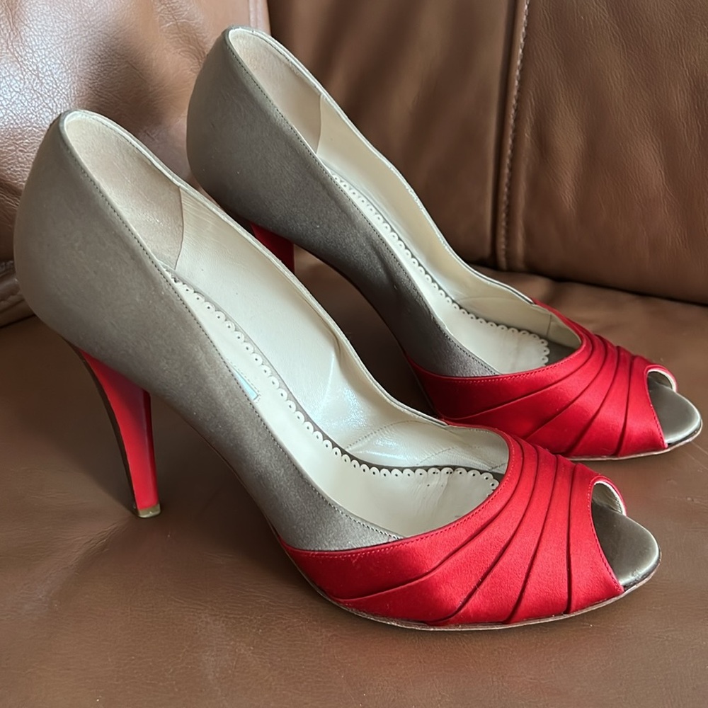 Rare Oscar De La Renta Pleated Coral/Nude Colorblock Peep Toe Heels